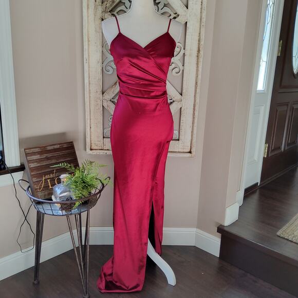 Love Nickie Lew Womens Junior Asymmetric Slit Leg Satin Gown in Burgundy Wine - Picture 3 of 15